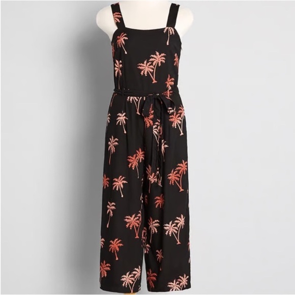 Modcloth Pants - NWT Modcloth x Sugarhill Feeling the Breeze Black Palm Jumpsuit